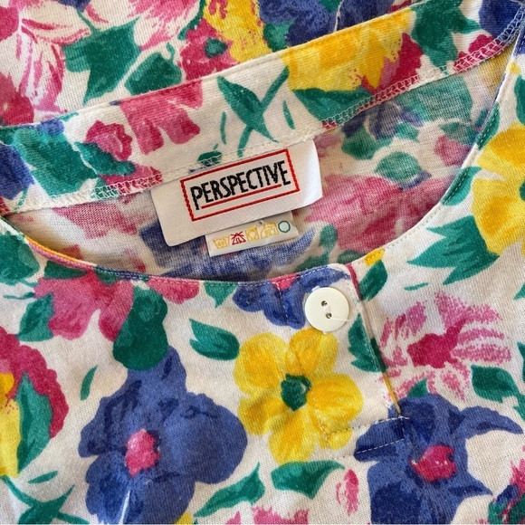 perspective Tops - Vintage Retro Perspective Vibrant Floral Print Top T-shirt Women’s Size XL